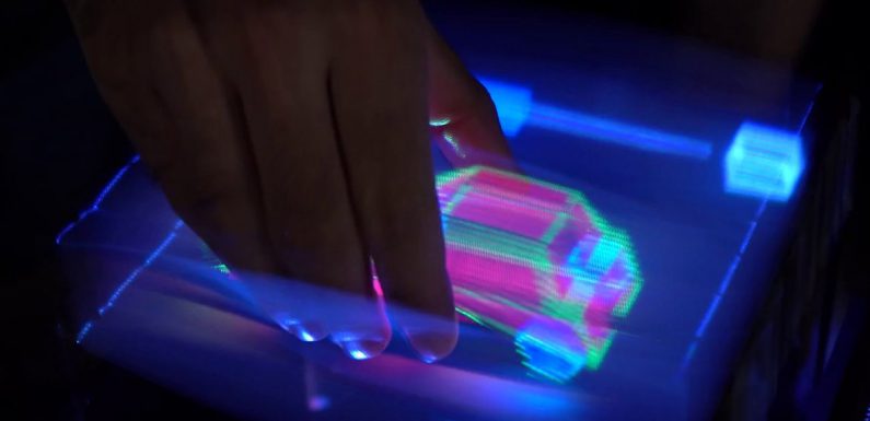 Elle Kontrol Edilebilen Dünyanın İlk 3 Boyutlu Hologramı!