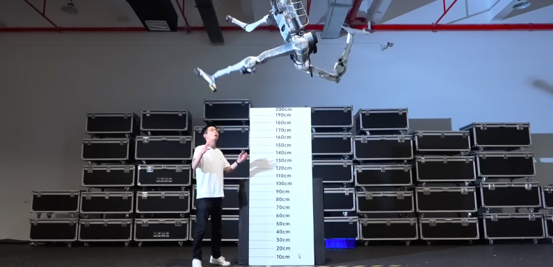 Yeni İnsansı Robot, Bir Superman!
